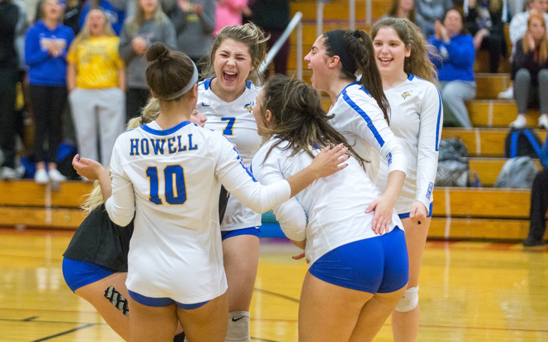Class 4 District 7 girls volleyball championship